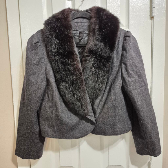 NORGALL LTD. Jackets & Blazers - NORGALL LTD. Grey‎ Wool Cropped Jacket with Dark Brown Fur Collar XL